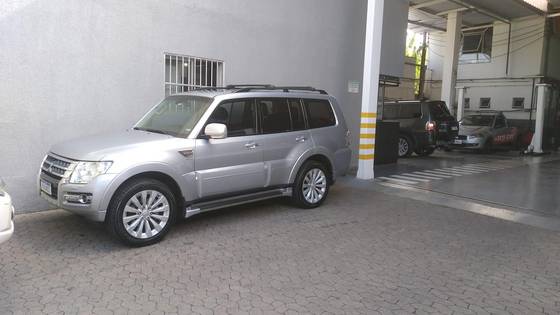 MITSUBISHI PAJERO FULL 3.8 HPE 4X4 V6 24V GASOLINA 4P AUTOMÁTICO MITSUBISHI PAJERO FULL 3.8 HPE 4X4 V6 24V GASOLINA 4P AUTOMÁTICO